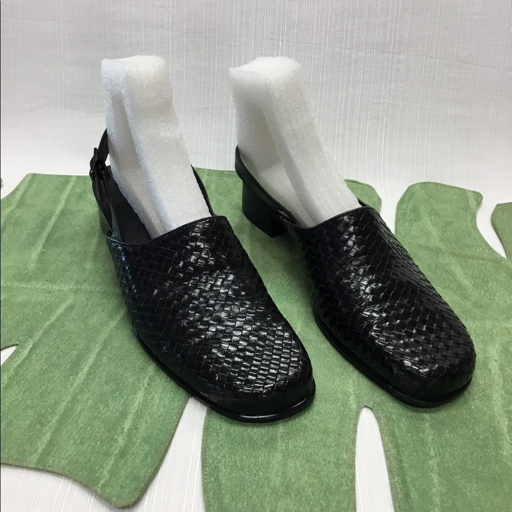 Trotters Black Easy On Low Heels